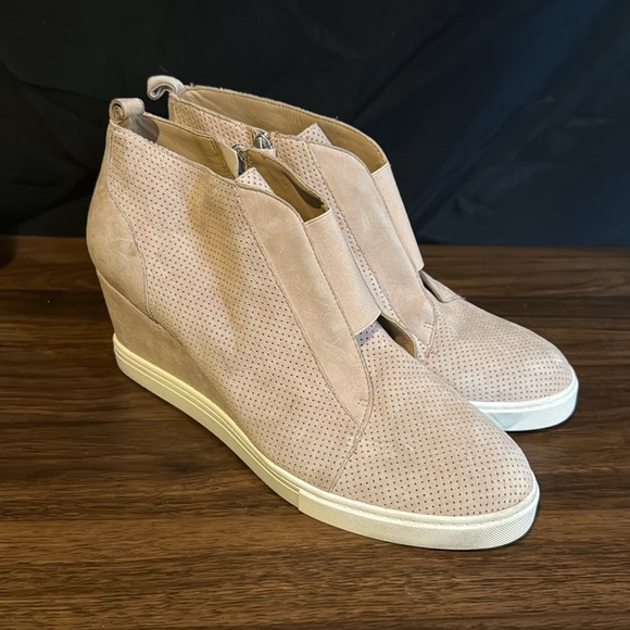 L. Paolo Women's Perforated Wedge Sneakers - Blush Pink, 10 - Picture 2 of 7